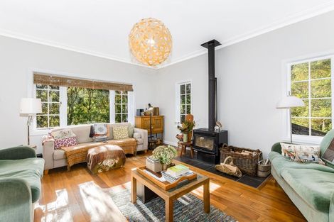 Photo of property in 16 Walter Road, Lowry Bay, Lower Hutt, 5013