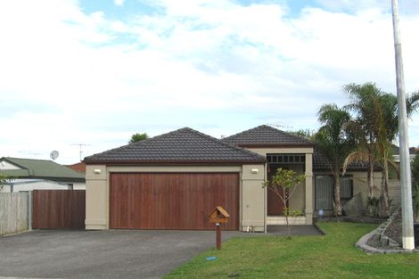 Photo of property in 52 Granville Drive, Massey, Auckland, 0614