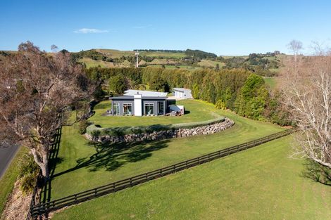Photo of property in 172 Kaipikari Road Upper, Urenui, 4375
