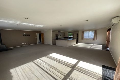 Photo of property in 28 Glenfinn Place, Massey, Auckland, 0614