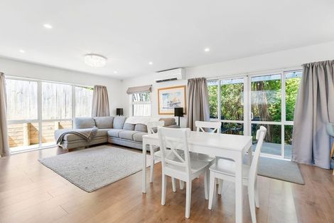 Photo of property in 28 Shah Place, Glen Eden, Auckland, 0602