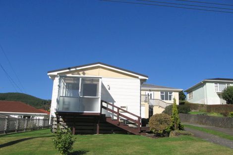 Photo of property in 5 Mahoe Street, Tawa, Wellington, 5028