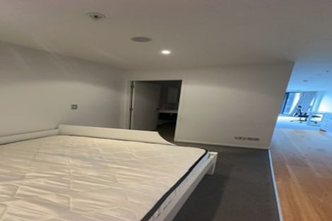 Photo of property in 60 Rauemi Way, Te Atatu South, Auckland, 0610