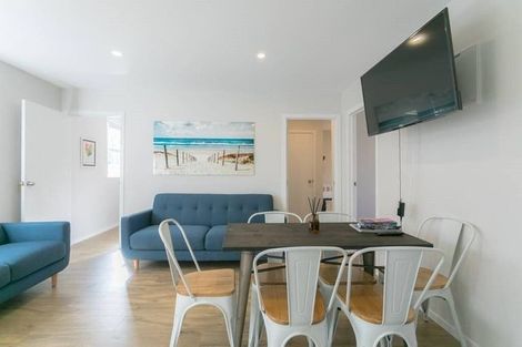 Photo of property in 2/4 Sydney Street, Hauraki, Auckland, 0622