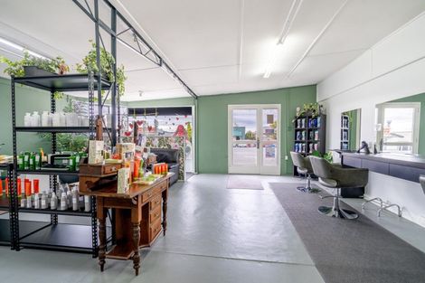 Photo of property in 3/304 Great North Road, Henderson, Auckland, 0612