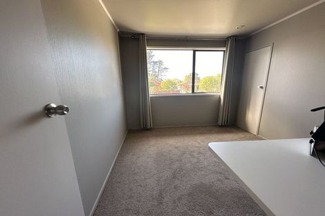 Photo of property in 10 Granville Drive, Massey, Auckland, 0614