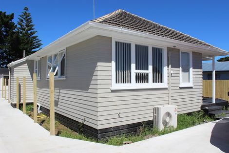 Photo of property in 706 Massey Road, Mangere, Auckland, 2022