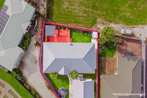 Photo of property in 16 Aitkenhead Court, Parakai, 0830