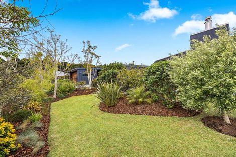 Photo of property in 18 Awanui Crescent, Matakana, 0985