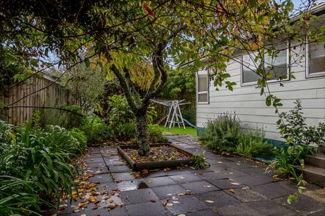 Photo of property in 24 Ellice Road, Totara Vale, Auckland, 0629