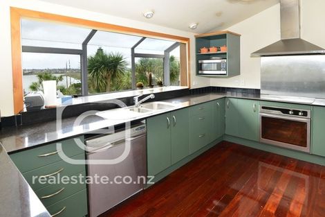 Photo of property in 157 West Harbour Drive, West Harbour, Auckland, 0618
