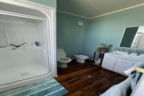 Photo of property in 18 Singers Road, Korokoro, Lower Hutt, 5012