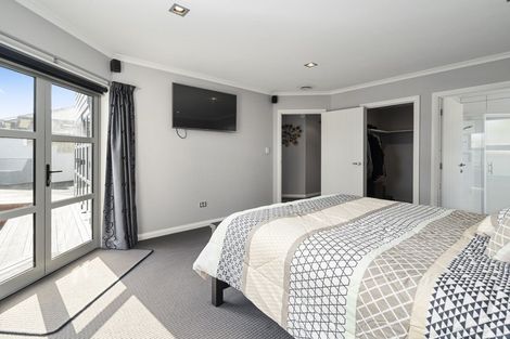 Photo of property in 7 Galea Grove, Kelvin Grove, Palmerston North, 4414