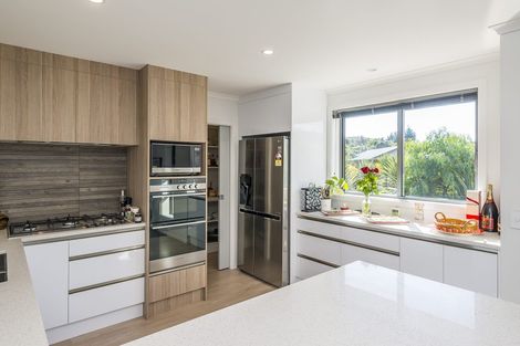 Photo of property in 2 Lamont Place, Waikanae, 5036