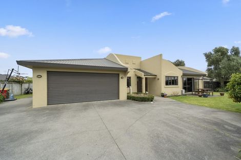 Photo of property in 144 Guildford Drive, Paraparaumu Beach, Paraparaumu, 5032