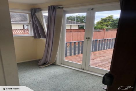 Photo of property in 90 Gloria Avenue, Te Atatu Peninsula, Auckland, 0610