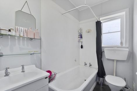 Photo of property in 39 Jellicoe Drive, Hamilton East, Hamilton, 3216