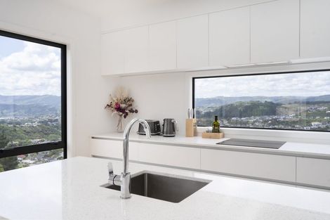 Photo of property in 9 Topsail Way, Whitby, Porirua, 5024