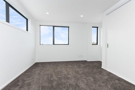 Photo of property in 5 Mokopiko Court, Beach Haven, Auckland, 0626