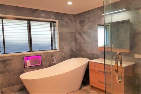 Photo of property in 10 Shearwater Lane, Whitby, Porirua, 5024