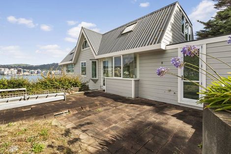 Photo of property in 302u1 Oriental Parade, Oriental Bay, Wellington, 6011