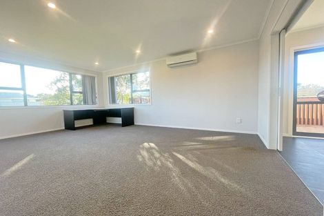 Photo of property in 9 Staverton Crescent, Mangere, Auckland, 2022