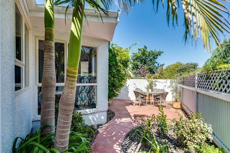 Photo of property in 3 Cambridge Terrace, Taradale, Napier, 4112