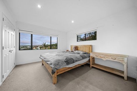Photo of property in 1 Waldorf Crescent, Orewa, 0931
