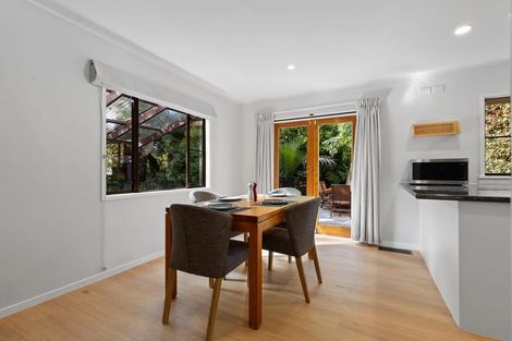 Photo of property in 14b South Lynn Road, Titirangi, Auckland, 0604
