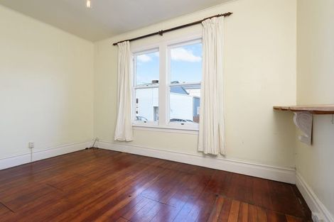 Photo of property in 2 Howard Street, Mount Cook, Wellington, 6021