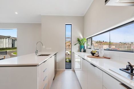 Photo of property in 2 Kuparu Lane, Red Beach, 0932