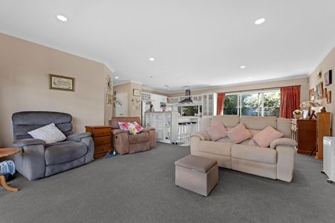 Photo of property in 48 Aberdeen Crescent, Wattle Downs, Auckland, 2103