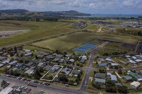 Photo of property in 3 Moewai Park Road, Whitianga, 3510