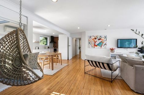 Photo of property in 121a Oceanview Road, Mount Maunganui, 3116