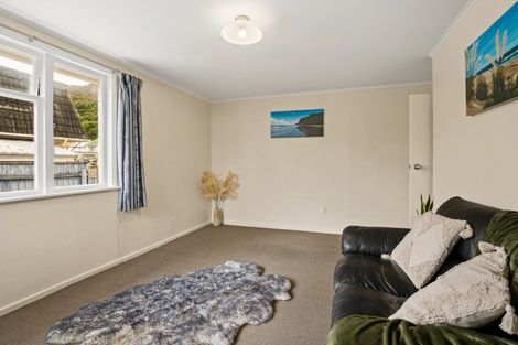 Photo of property in 5 Kowhai Street, Naenae, Lower Hutt, 5011