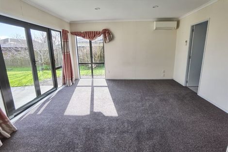 Photo of property in 22 Maghera Drive, East Tamaki Heights, Auckland, 2016