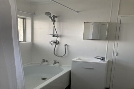 Photo of property in 105f2 Apu Crescent, Lyall Bay, Wellington, 6022