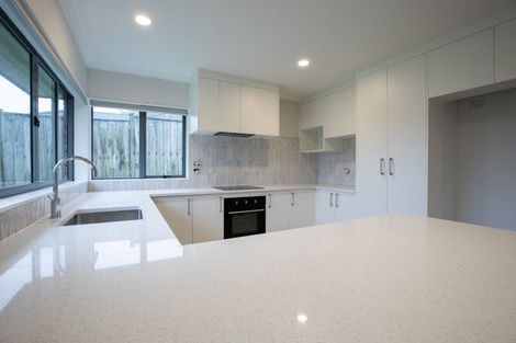 Photo of property in 12 Glastry Close, East Tamaki Heights, Auckland, 2016