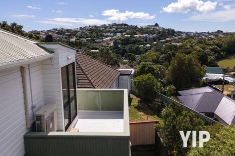 Photo of property in 20 Lyndfield Lane, Newlands, Wellington, 6037