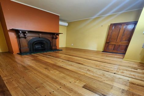 Photo of property in 140 Glenmore Street, Northland, Wellington, 6012