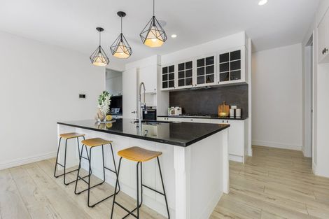 Photo of property in 10 Ian Gordon Lane, Orewa, 0931