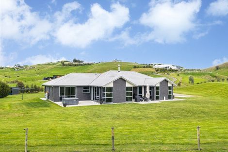 Photo of property in 52 Highlands Drive, Waipawa, 4210