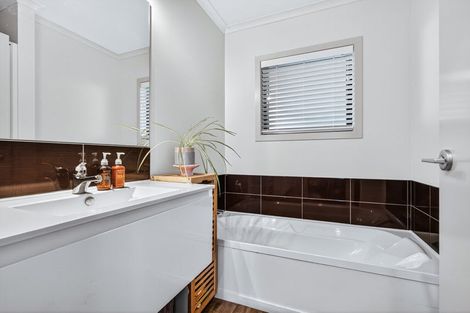 Photo of property in 18 Rangikatea Road, Omori, Turangi, 3381