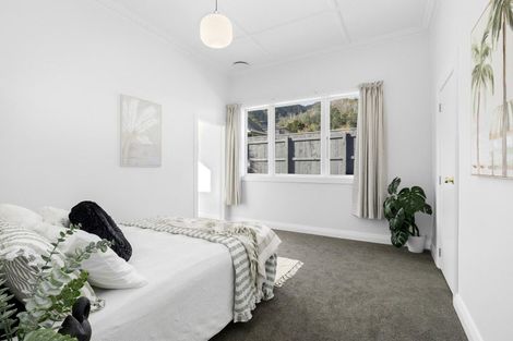 Photo of property in 48 Kamahi Street, Stokes Valley, Lower Hutt, 5019