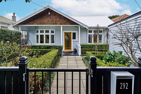 Photo of property in 292 The Parade, Island Bay, Wellington, 6023