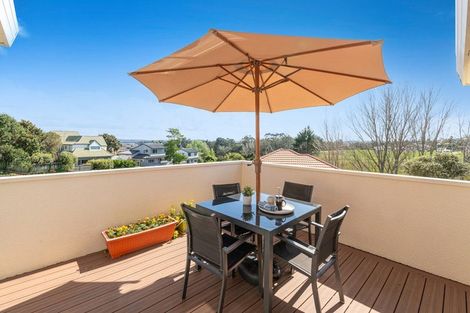Photo of property in 11 Azure Grove, Unsworth Heights, Auckland, 0632