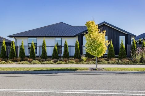 Photo of property in 17 Goldie Drive, Rangiora, 7400
