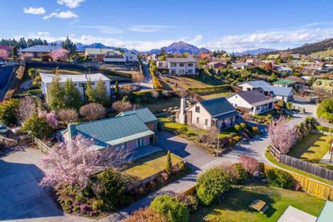 Photo of property in 94 Hedditch Street, Wanaka, 9305