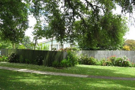 Photo of property in 56 Kemble Close, Mangere, Auckland, 2022