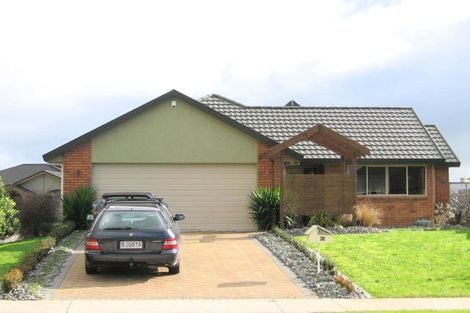 Photo of property in 64 Saint James Drive, Huntington, Hamilton, 3210